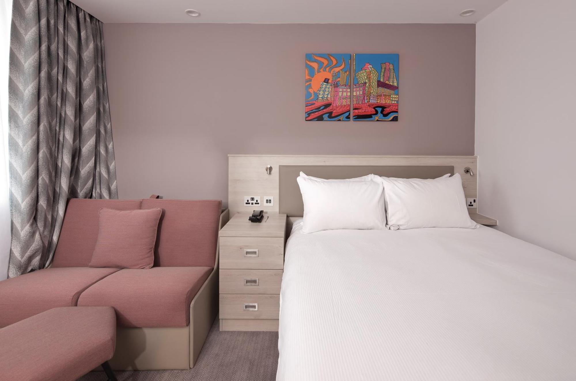 Hotel Hampton By Hilton Leeds Centre 3*